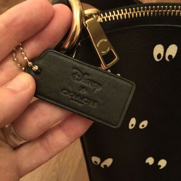 RARE Coach Disney X Paxton Duffle With Snow White and The Seven Dwarfs Eye Print - Picture 6 of 9